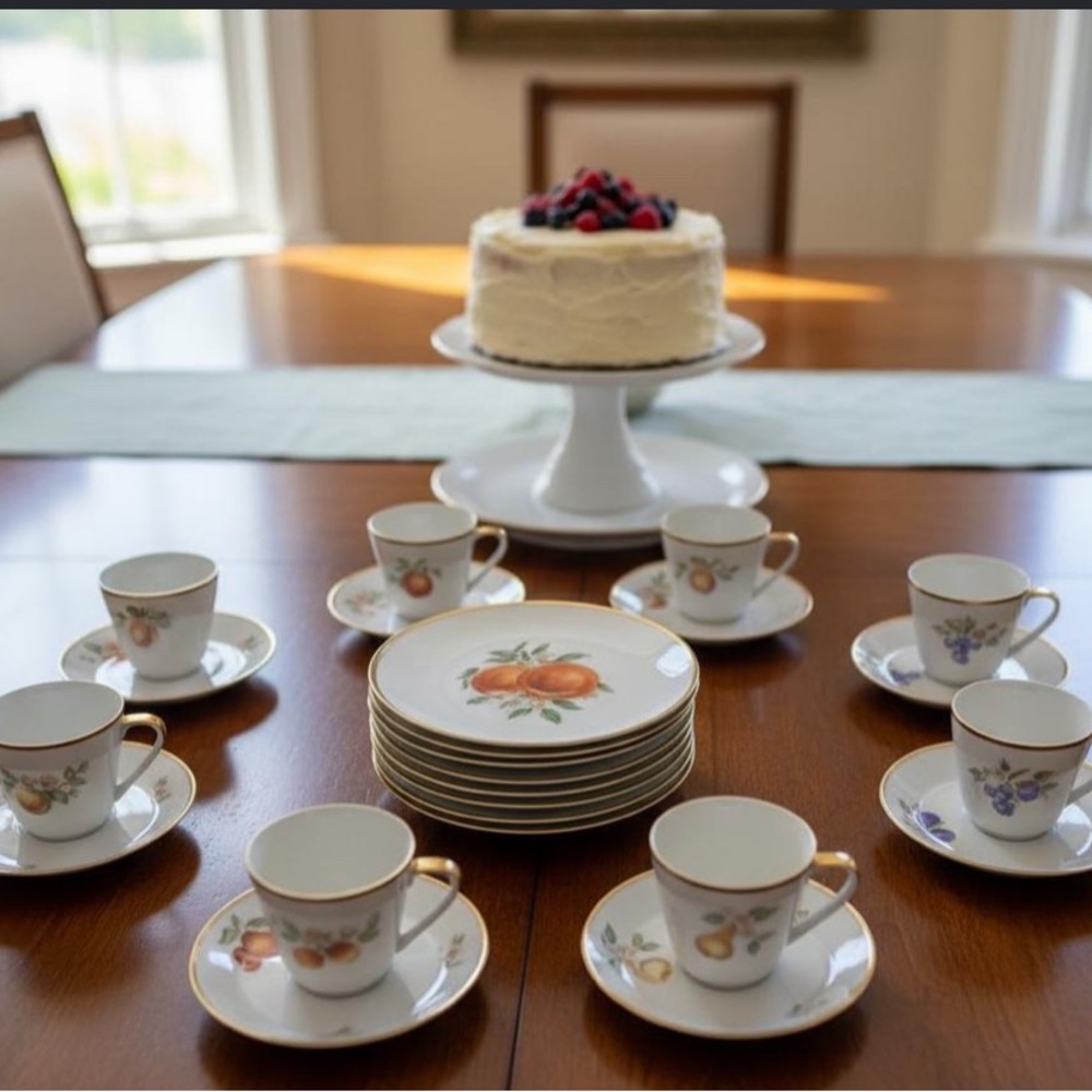Vintage Hutschenreuther Noblesse Pasco 24pc Tea Set Gold Fruit Germany